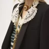 Blusa con volantes en crepé de China y encaje Blusa con volantes en crepé de China y encaje