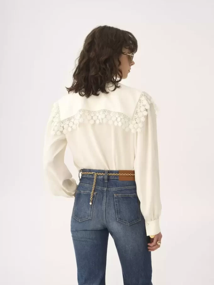 Blusa de cuello largo en jacquard de seda y encaje Blusa de cuello largo en jacquard de seda y encaje