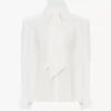 Blusa fruncida con lazo en crepé de China y encaje Blusa fruncida con lazo en crepé de China y encaje