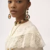 Blusa fruncida en crepé de China y encaje Blusa fruncida en crepé de China y encaje