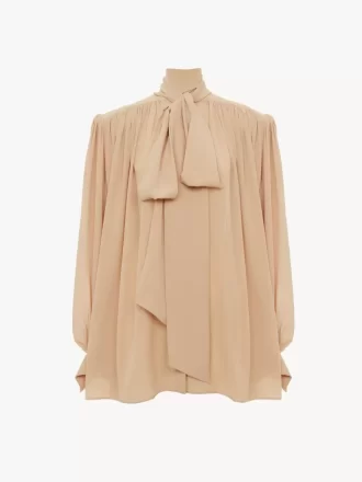 Blusa lavallière fruncida de gran tamaño en crepé de China Blusa lavallière fruncida de gran tamaño en crepé de China