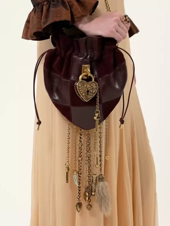 Bolso bandolera Château Treasures en piel granulada y ante Bolso bandolera Château Treasures en piel granulada y ante