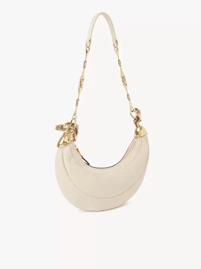 Bolso de hombro Chain Horse en piel granulada Bolso de hombro Chain Horse en piel granulada