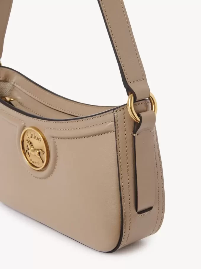 Bolso de hombro Horse Medal en piel granulada Bolso de hombro Horse Medal en piel granulada