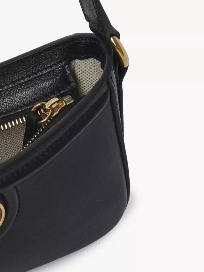 Bolso de hombro Horse Medal en piel granulada Bolso de hombro Horse Medal en piel granulada