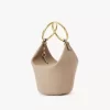 Bolso de mano pequeño tipo pulsera en piel granulada Bolso de mano pequeño tipo pulsera en piel granulada