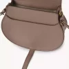 Bolso de sillín Marcie en piel granulada Bolso de sillín Marcie en piel granulada