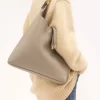 Bolso hobo Marcie en piel granulada Bolso hobo Marcie en piel granulada