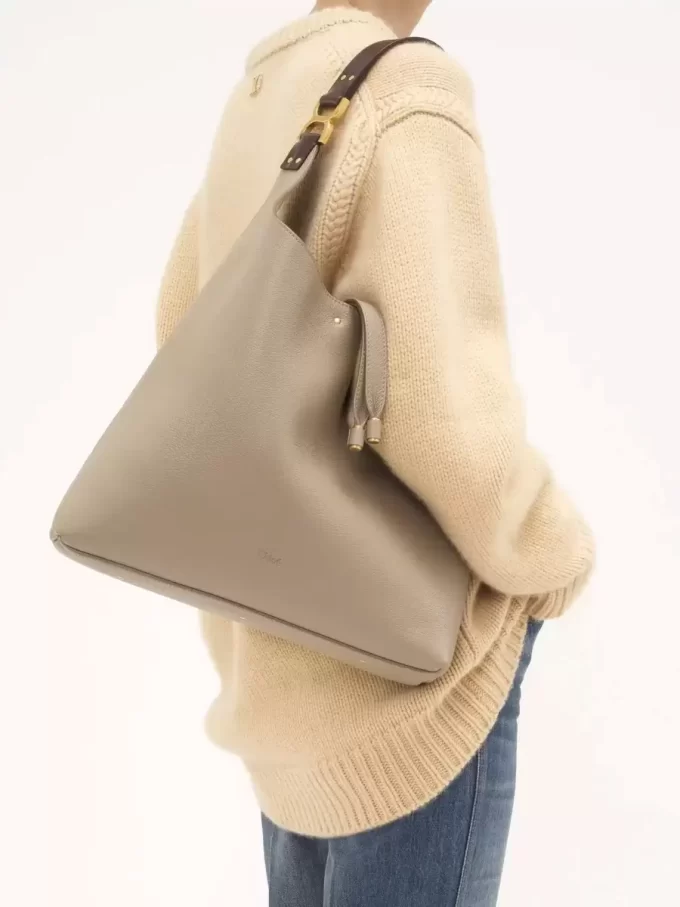 Bolso hobo Marcie en piel granulada Bolso hobo Marcie en piel granulada