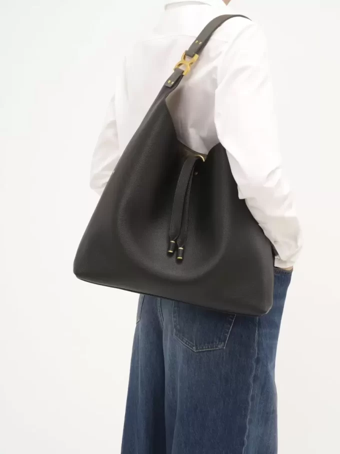 Bolso hobo Marcie en piel granulada Bolso hobo Marcie en piel granulada