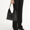 Bolso hobo pequeño Marcie en piel brillante Bolso hobo pequeño Marcie en piel brillante