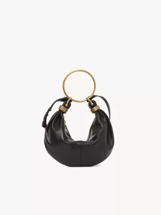 Bolso Hobo pequeño tipo pulsera en piel granulada Bolso Hobo pequeño tipo pulsera en piel granulada