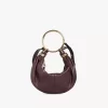 Bolso Hobo pequeño tipo pulsera en piel granulada Bolso Hobo pequeño tipo pulsera en piel granulada