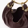Bolso Hobo pequeño tipo pulsera en piel granulada Bolso Hobo pequeño tipo pulsera en piel granulada