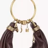 Bolso Hobo pequeño tipo pulsera en piel granulada Bolso Hobo pequeño tipo pulsera en piel granulada