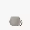 Bolso pequeño Marcie Saddle en piel granulada Bolso pequeño Marcie Saddle en piel granulada