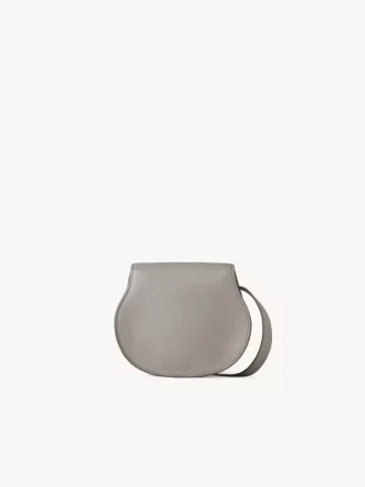 Bolso pequeño Marcie Saddle en piel granulada Bolso pequeño Marcie Saddle en piel granulada