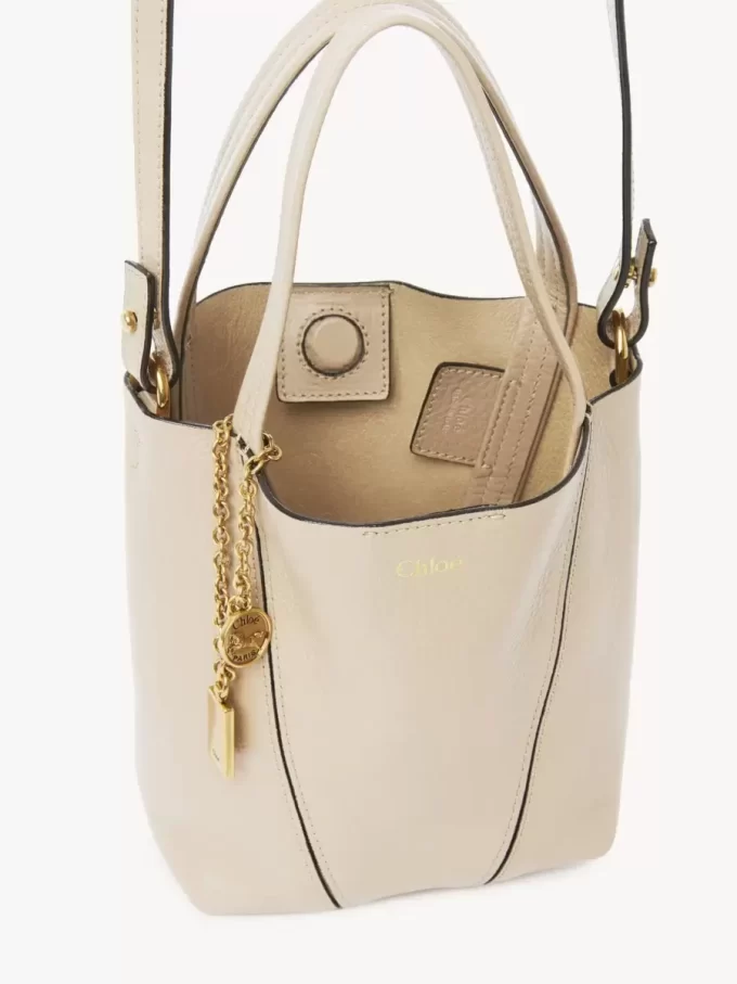 Bolso tote pequeño Chloé Spin de piel granulada Bolso tote pequeño Chloé Spin de piel granulada
