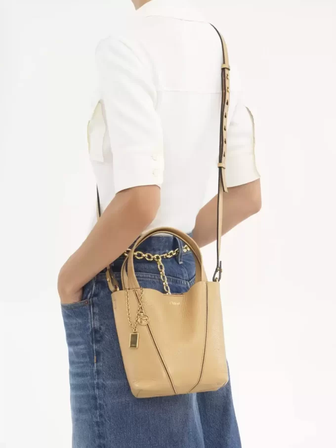 Bolso tote pequeño Chloé Spin de piel granulada Bolso tote pequeño Chloé Spin de piel granulada