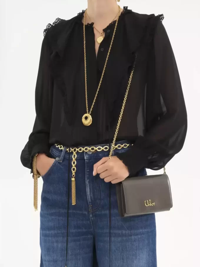 Cartera con solapa y cadena Chloé Iconic en piel brillante Cartera con solapa y cadena Chloé Iconic en piel brillante