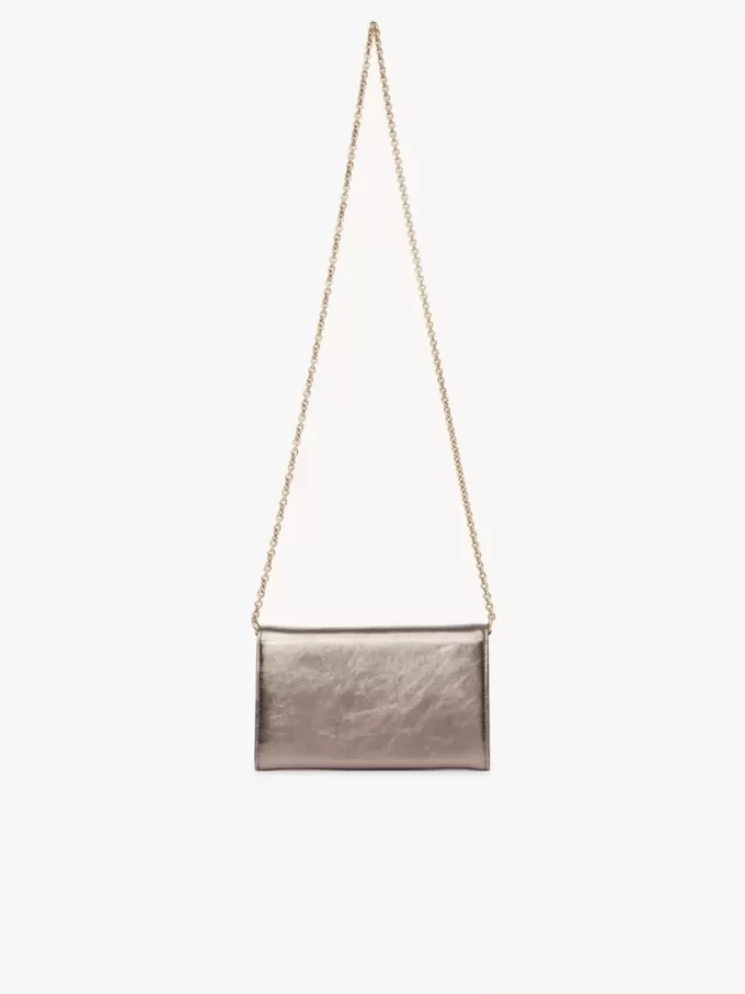 Cartera con solapa y cadena Chloé Iconic en piel metalizada Cartera con solapa y cadena Chloé Iconic en piel metalizada