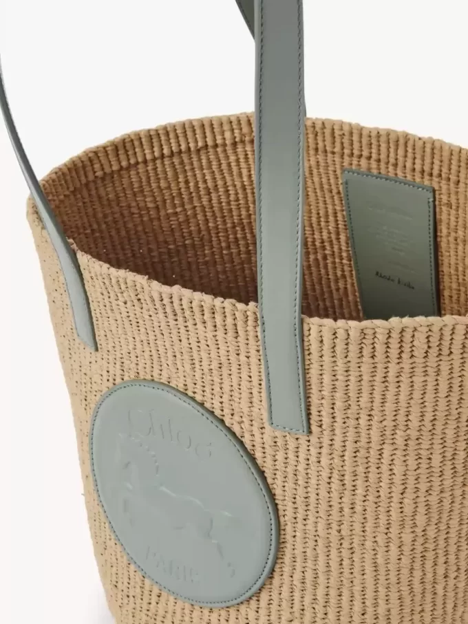 Cesta grande para medallas de caballo en fibras naturales Cesta grande para medallas de caballo en fibras naturales