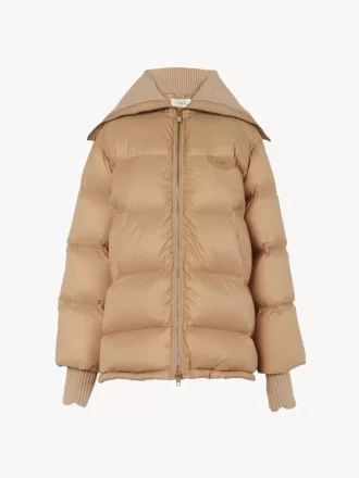 Chaqueta acolchada de cuello alto en nailon brillante Chaqueta acolchada de cuello alto en nailon brillante