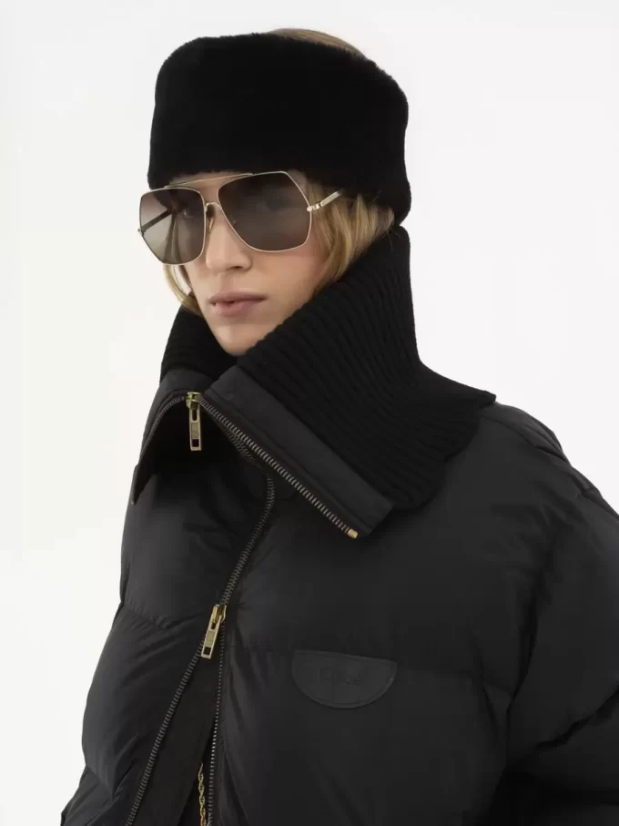 Chaqueta acolchada de cuello alto en nailon brillante Chaqueta acolchada de cuello alto en nailon brillante