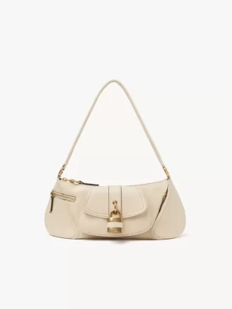 El bolso de hombro 99 en piel granulada El bolso de hombro 99 en piel granulada