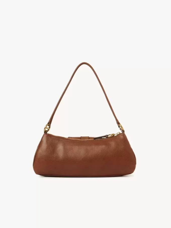 El bolso de hombro 99 en piel granulada El bolso de hombro 99 en piel granulada